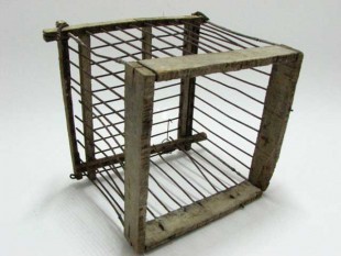 Vintage-Wood-Goldfinch-Bird-Trap-3.jpg