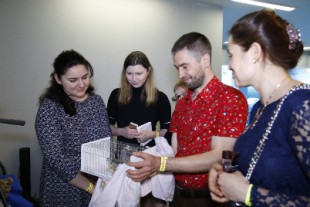 Чечётка.jpg (68.31 КБ) 31898 просмотров Чечётка из Екатеринбурга, которая неофициально <br />посетила выставку, вызвала интерес у коллег